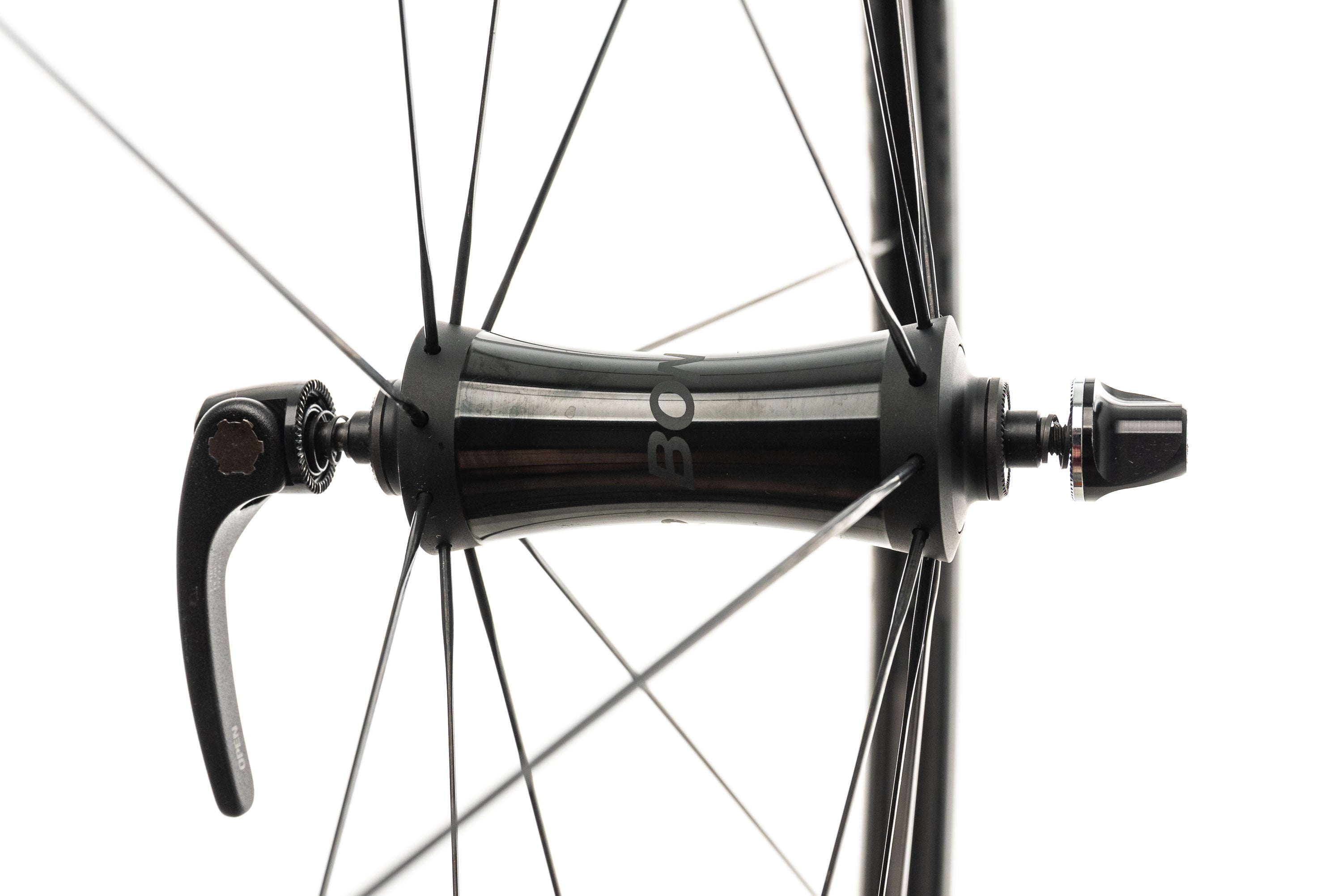 Bontrager Aeolus XXX 2 Carbon Clincher 700c Wheelset drivetrain