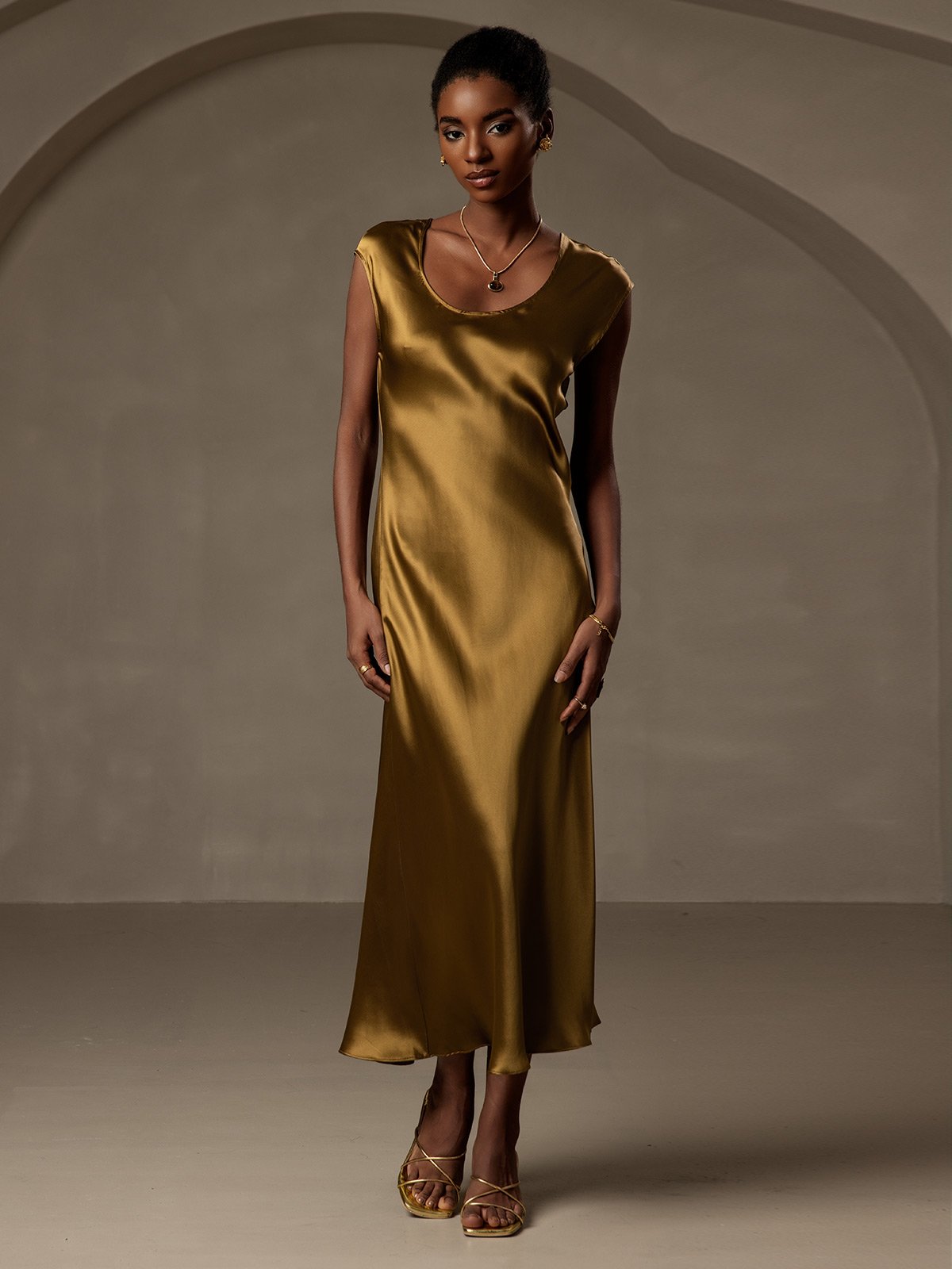 [Brown] SilkSilky  19Momme Stretch Silk Charmeuse Cap Sleeve Scoop Neck Dress 001