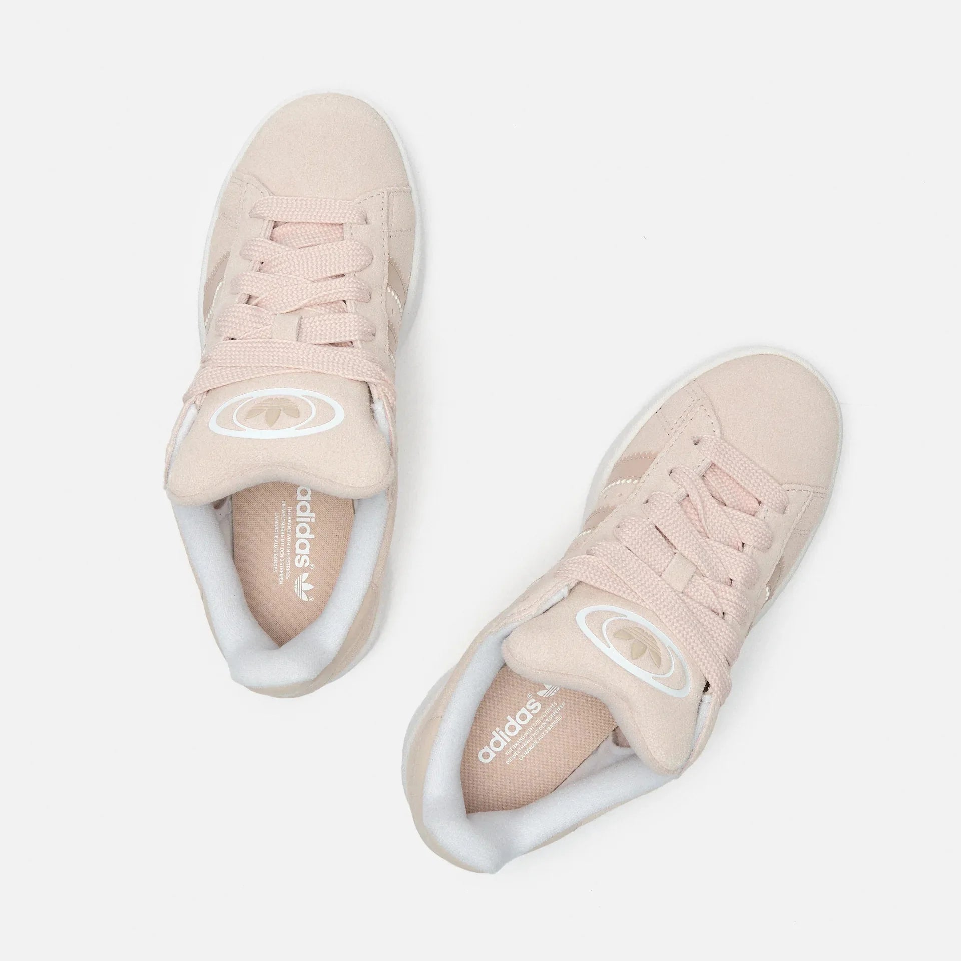 adidas Campus 00s Putty Mauve Wonder Taupe – close-up van Putty Mauve suède textuur en subtiele Cloud White overlays