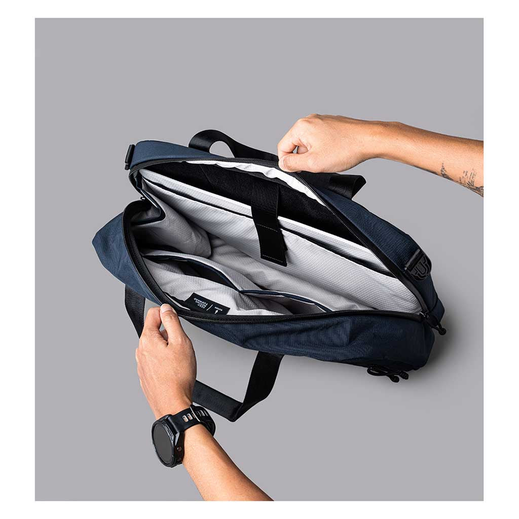 Bravo Brief Alpaka AA010820624 Briefcases 15L / Moonlight Blue | Axoflux 400D