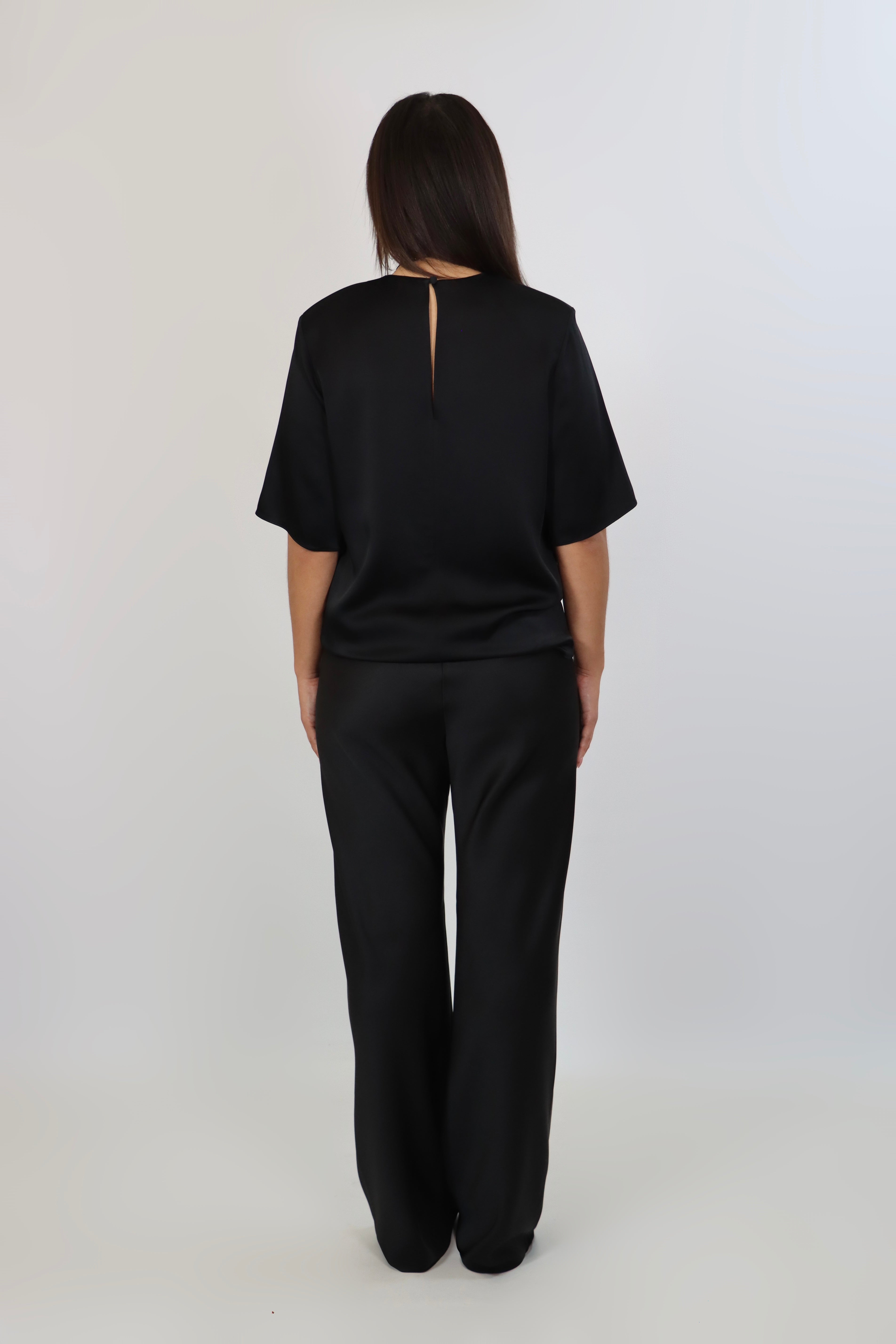 Black satin pants with soft drape and elastic waistband – plus size- April Seven