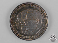 germany,_weimar._a1929_medallion_for_the_first_global_circumnavigation_of_a_zeppelin_airship,_c.1929_c18-049925_1_1_1