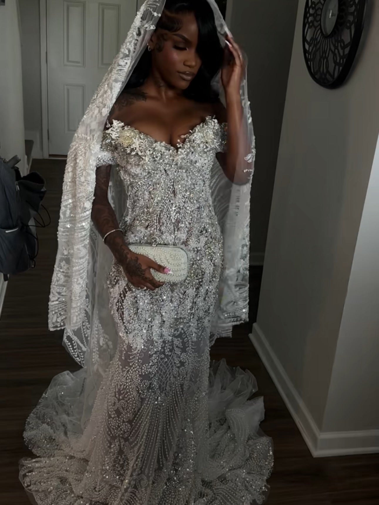 Exquisite Long White Off-the-shoulder Mermaid Sequined Lace Prom Dress with Beads and Veil