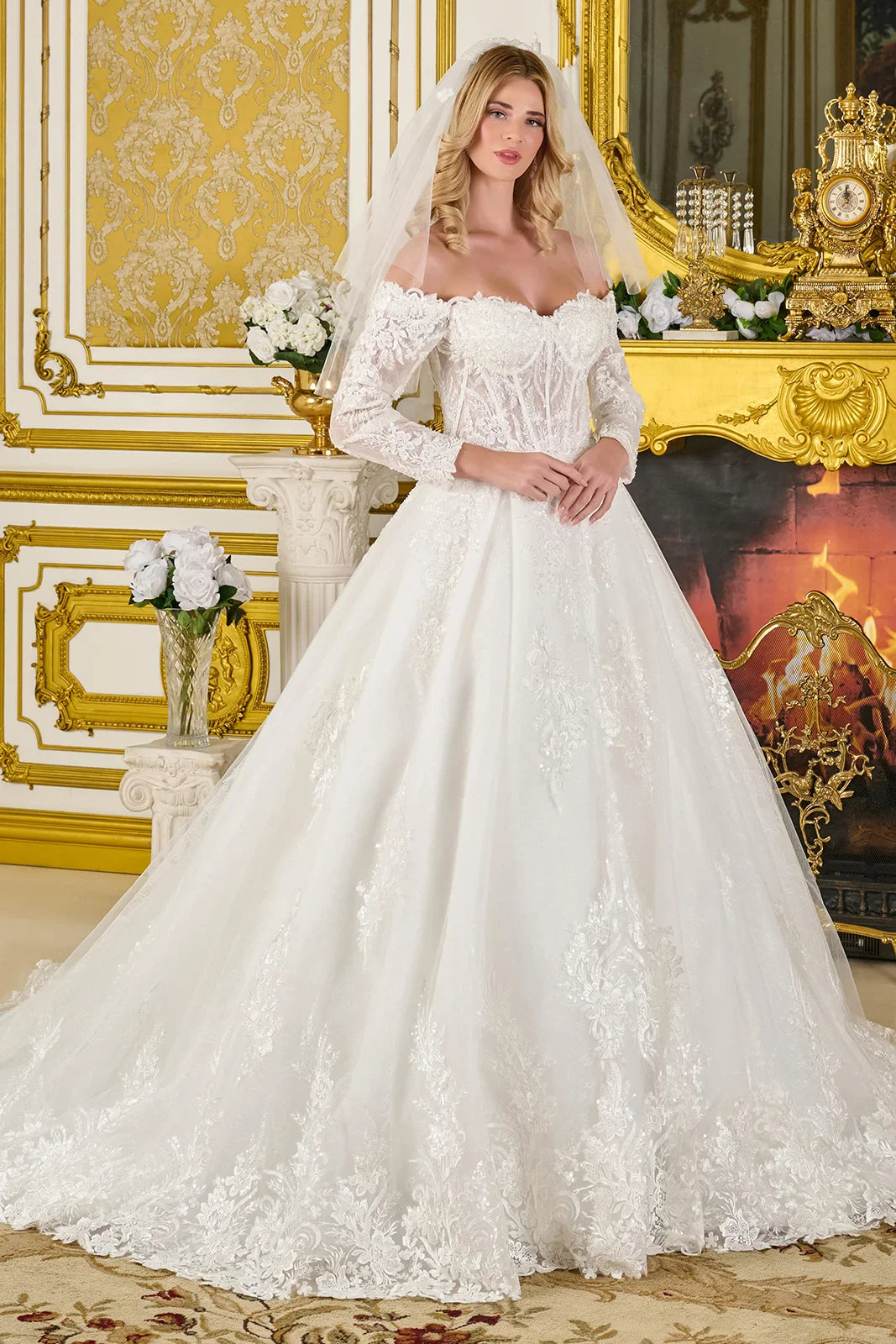 Off shoulder 3 4 sleeves sweetheart neckline lace underlayer ball gown wedding dress with short veil GLGL3824