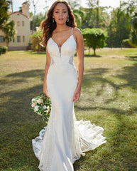 Heirloom Hourglass Wedding Dresses Lace Mermaid Wedding Dress with Spaghetti Straps and Flowing Train
