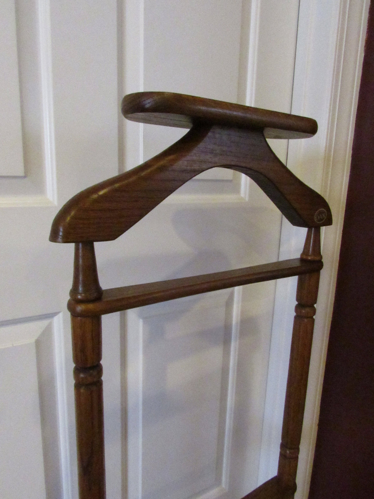 Vintage Valet Standing Butler Wooden Valet Caddy Standing Oak Garment Rack Wardrobe Closet Home Decor Mid Century British Colonial Style