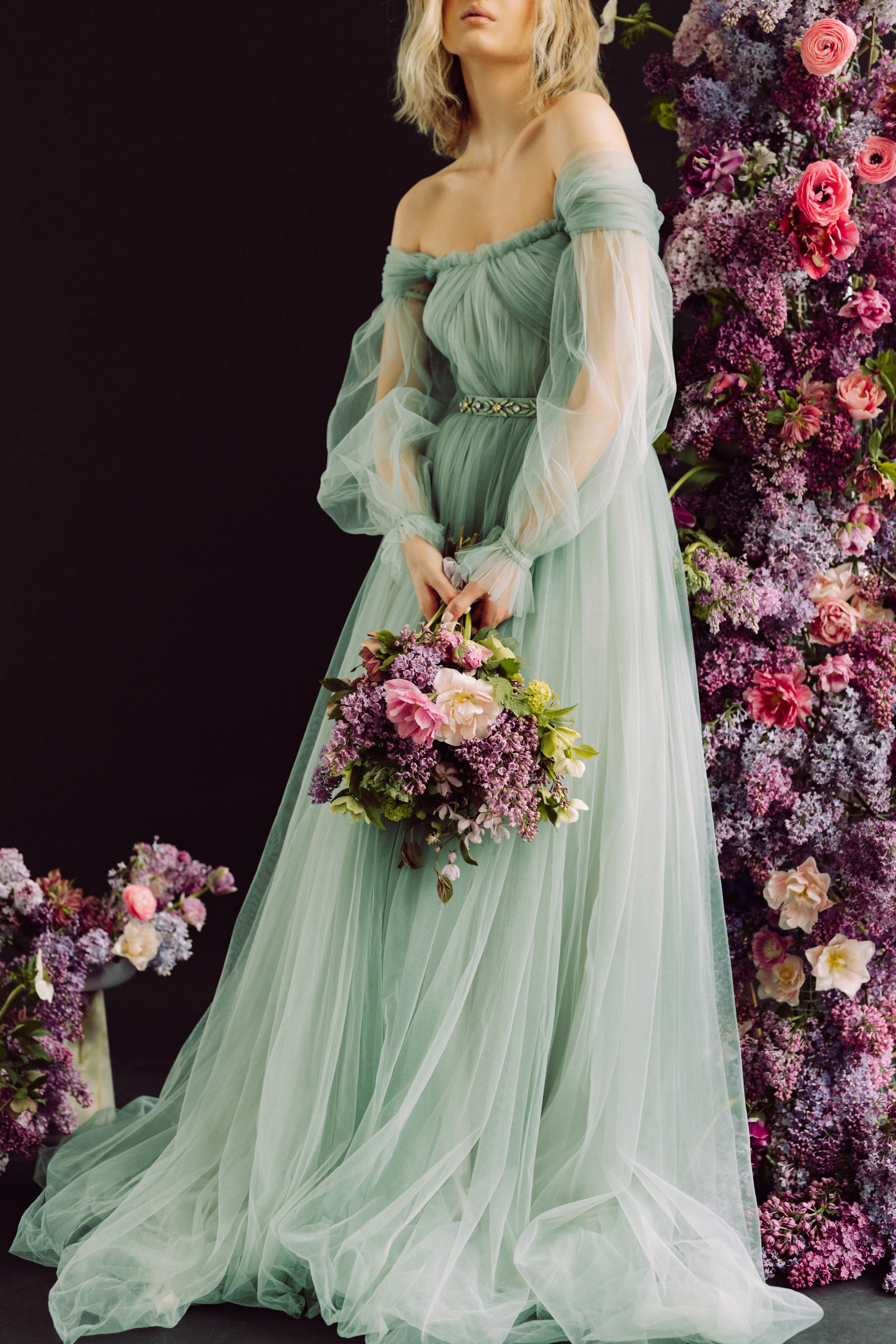 Long puff sleeve tulle wedding dress photo 1