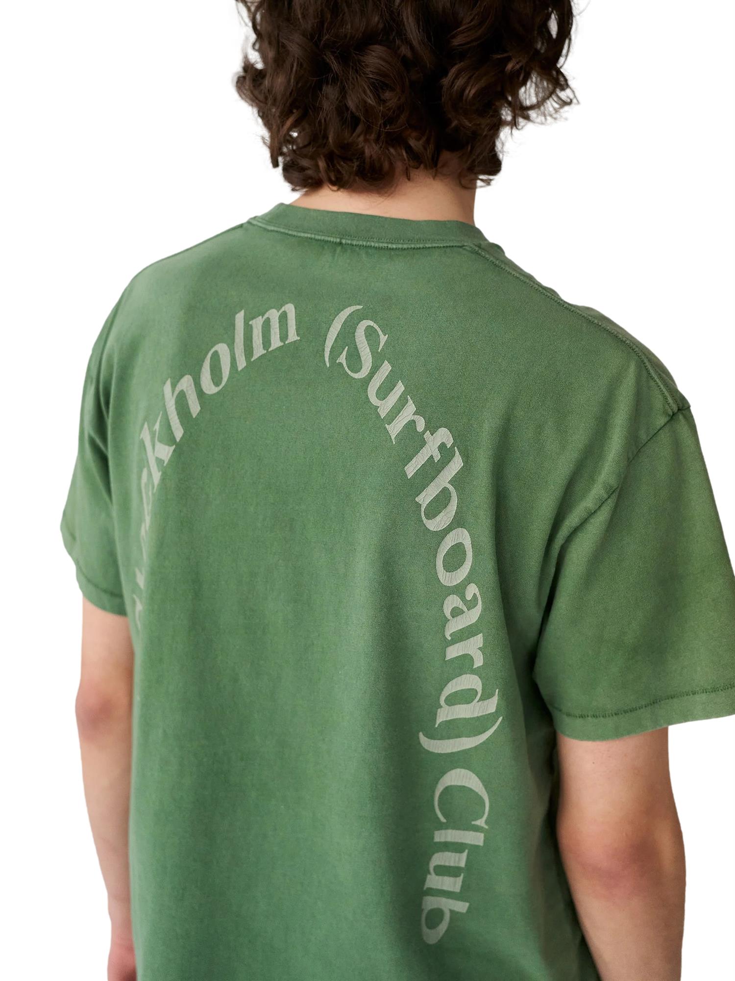 Stockholm Surfboard Club Box Tee Back Logo Green Mile T-shirt Grønn - modostore.no