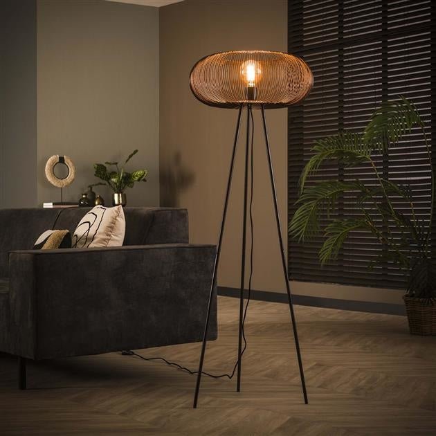 Gulvlampe Jill DH Interiør Sort LxBxH 65x53x27 Nikkel Atmosfærisk foto diagonalt set forfra
